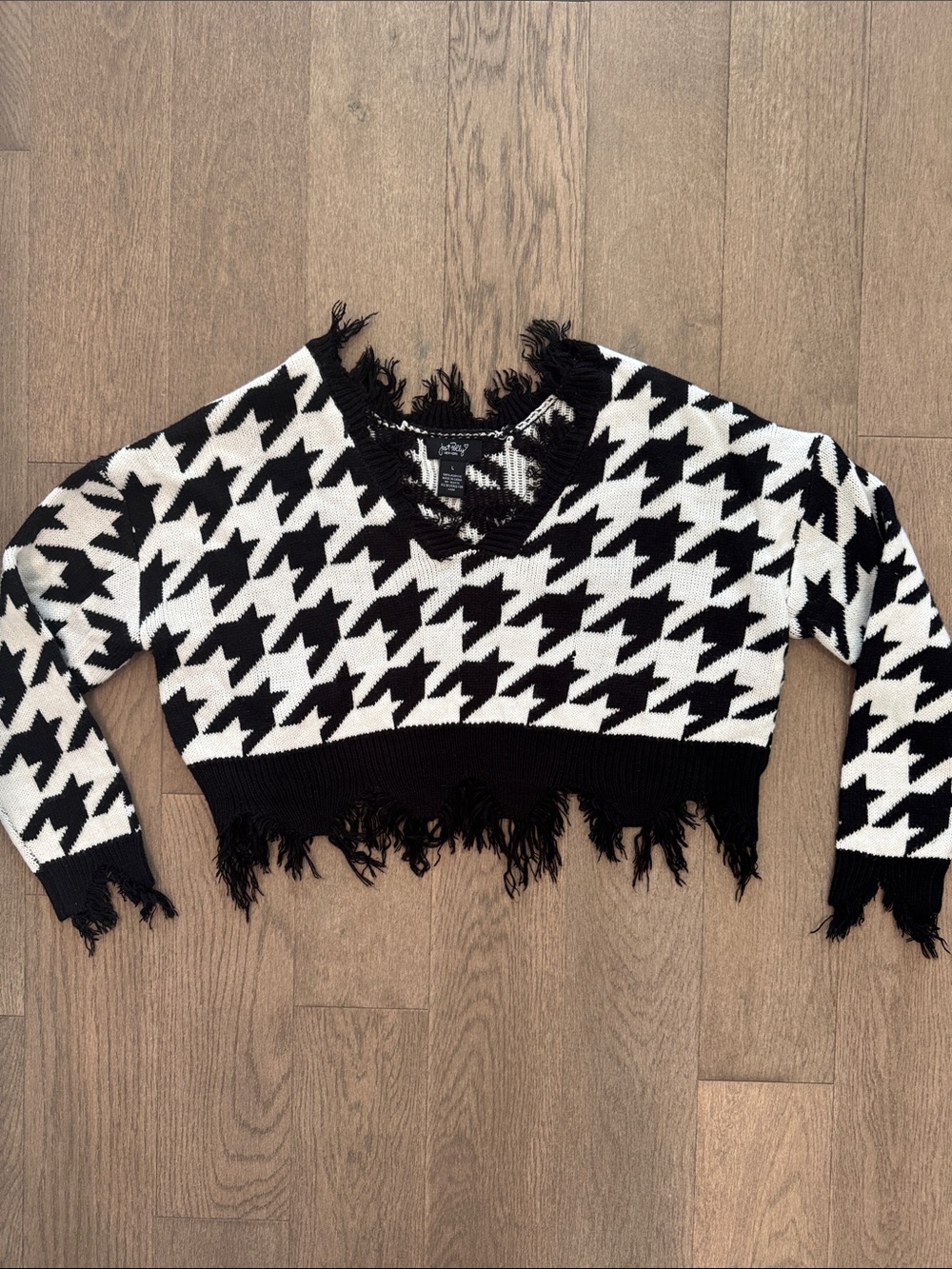 Just Polly NY Houndstooth Black White Crop Sweater Long Sleeve Fringe Hem Large